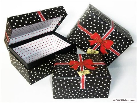 ribbonblackdotedgiftbox1_l